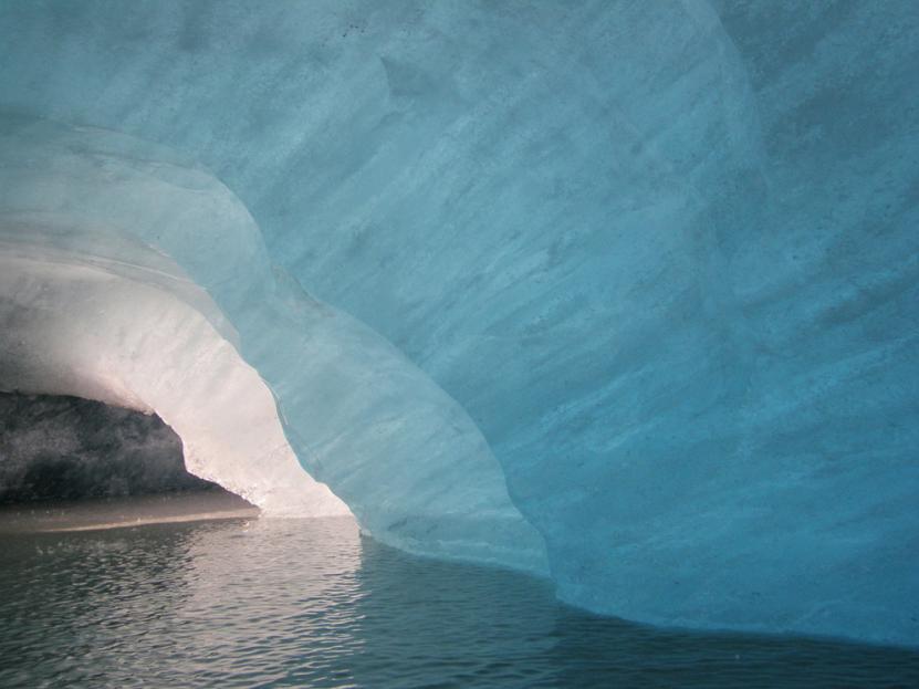 valdez-glacier-caves-alaska