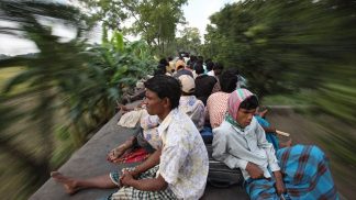 Fotografias do dia-a-dia nos comboios do Bangladesh