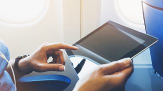 Emirates disponibiliza tablets a bordo em voos para os EUA