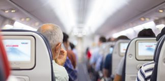 O que os viajantes mais gostam e detestam em andar de avião