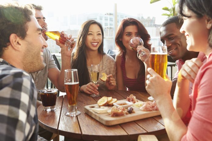 O álcool melhora a capacidade para falar línguas estrangeiras