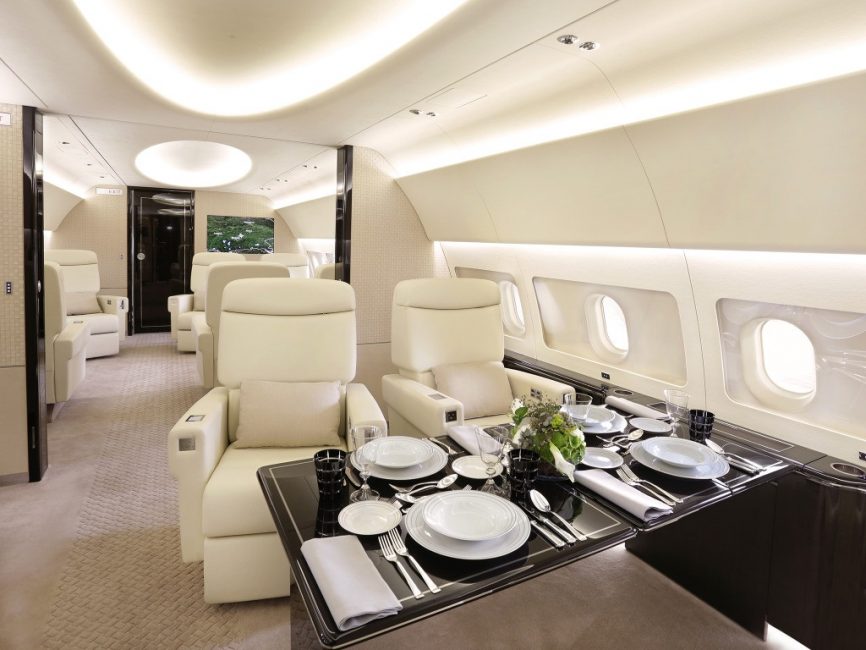 aman-private-jet-table-meal-866×650