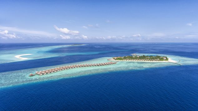 http _cdn.cnn.com_cnnnext_dam_assets_171117133740-maldives-hurawalhi-aerial-1