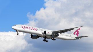 Qatar Airways é a primeira companhia a usar luz ultravioleta para limpar cabines