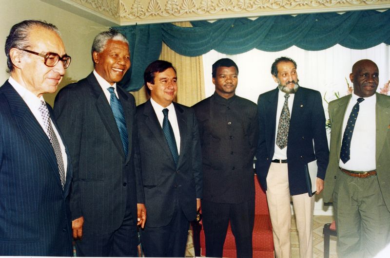 Nelson Mandela visita Portugal