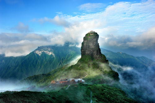 Fanjingshan © Office of the Leading Group for World Heritage Application of Tongren City