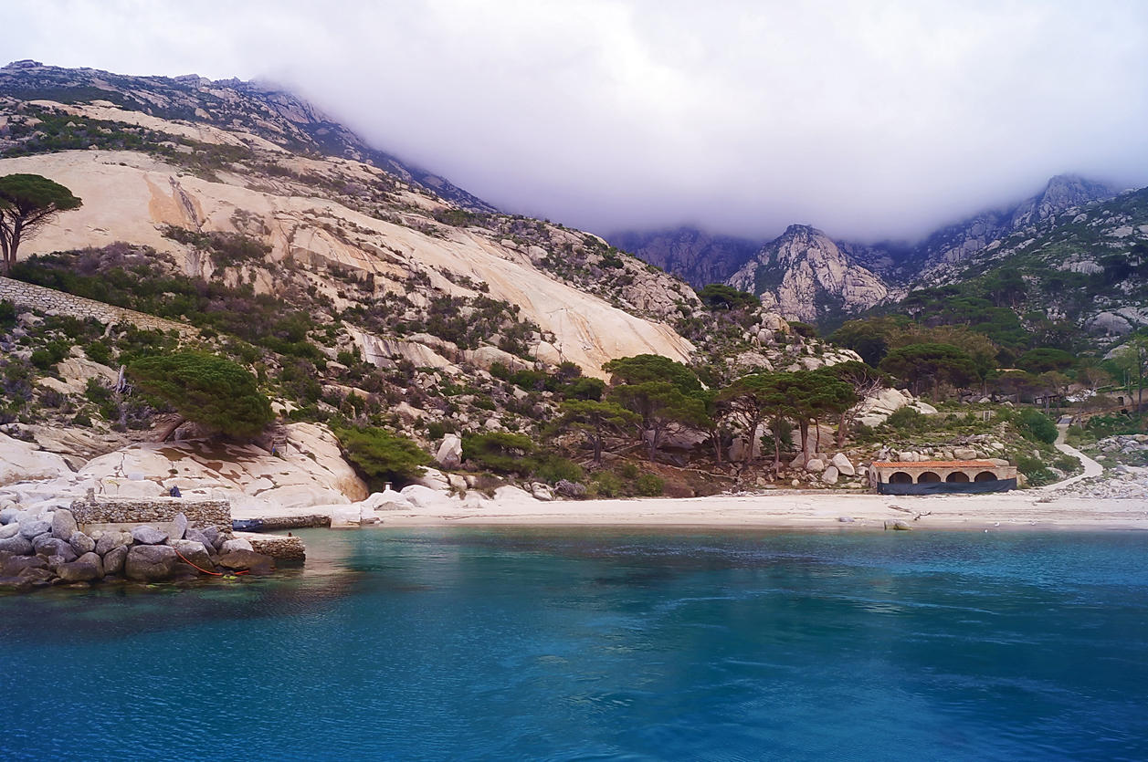 Esta ilha no Mediterrâneo é um paraíso que praticamente ninguém conhece