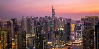 Emirados Árabes Unidos: um país cosmopolita com uma forte ligação ao deserto