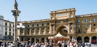 Turistas proibidos de comer nas ruas de Florença