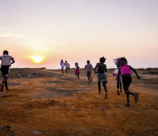 Angola como poucos a viram, imagens de uma África intensa