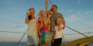 Família com três filhos viaja pelo mundo de barco há 10 anos - e não pensa parar