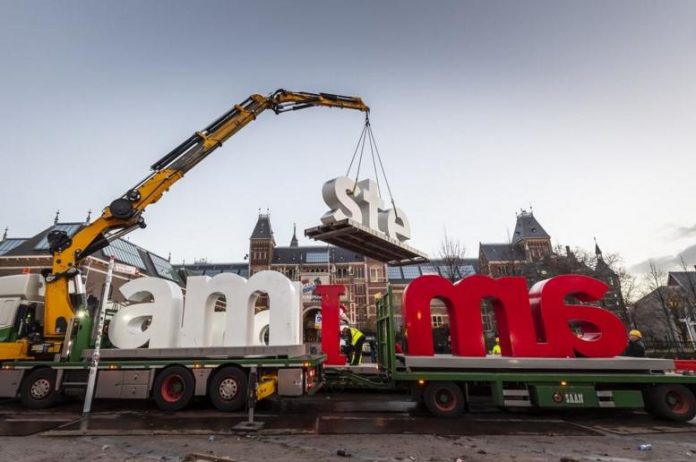 Capital holandesa diz adeus ao icónico sinal «I Amsterdam»