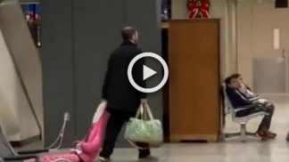 Pai torna-se viral nas redes sociais por arrastar a filha pelo aeroporto [vídeo]