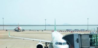 Aeroporto Internacional de Macau quer reduzir as emissões de CO2 em 30% até 2028