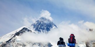 China limita número de alpinistas autorizados a escalar Everest