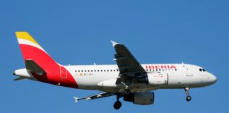 Iberia vai retomar ligações de Madrid para Faro e Funchal no verão