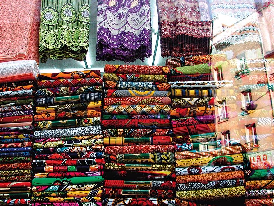 Barbès loja tecidos africanos © Paris Tourist Office – Photographe Amélie Dupont