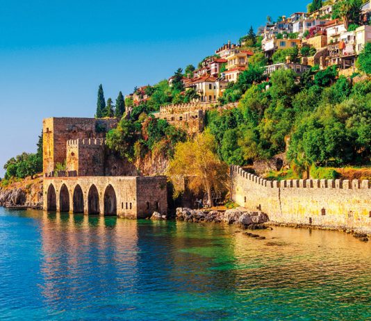 Antália: uma mistura entre Ocidente e Oriente na Riviera Turca