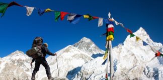 Nepal vai proibir plásticos no Monte Evereste a partir de 2020