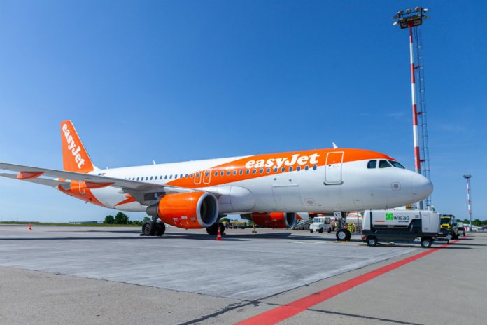 easyJet reforça voos que ligam o Porto ao Funchal e a Ibiza - há viagens desde 20,99€