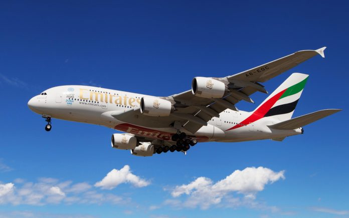 Emirates foi primeira companhia a realizar testes rápidos de Covid-19 antes do voo