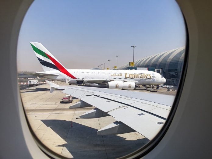 Emirates autorizada a retomar número limitado de voos