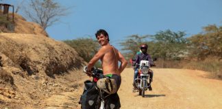 Ruben pedalou 26 mil quilómetros e ficou de quarentena num paraíso angolano