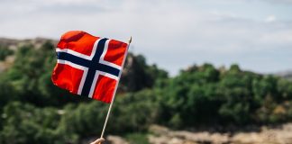 Noruega repõe restrições a viagens para Espanha e mantém para Portugal